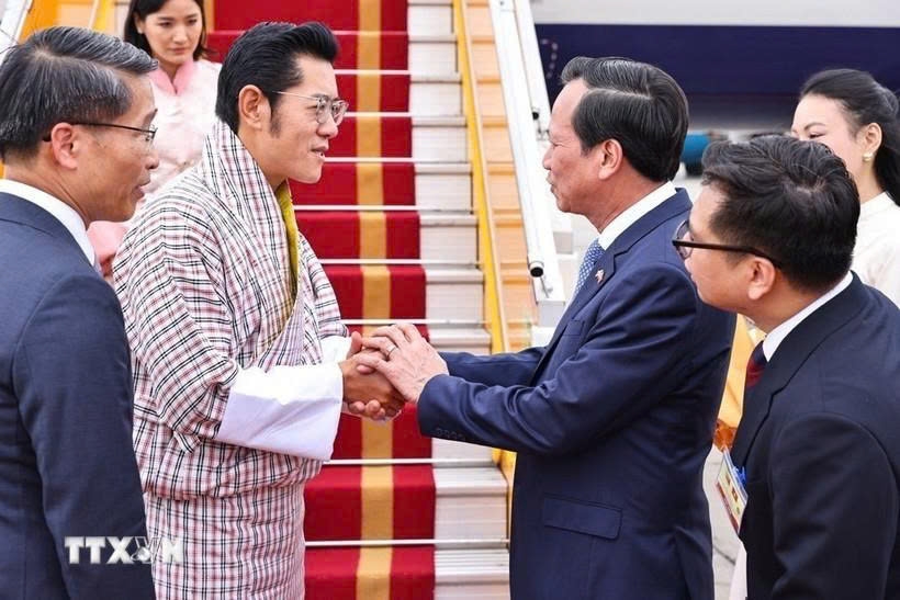King and Queen of Bhutan begin state visit to Vietnam